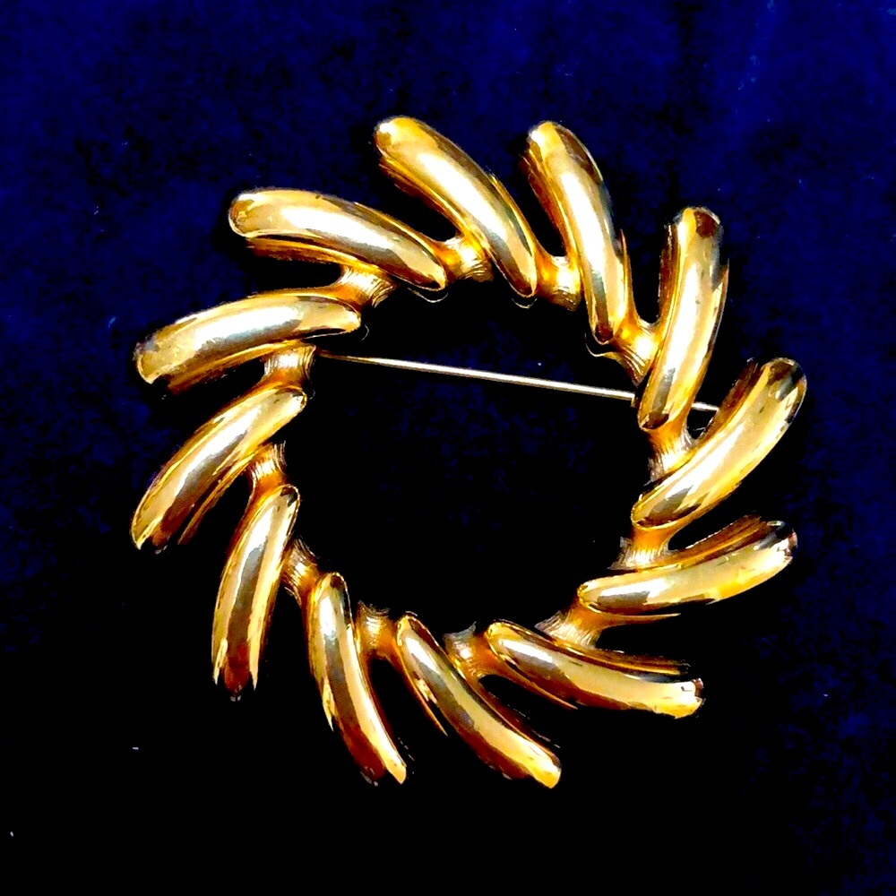 1990’s Vintage Gold-plated Monet brooch